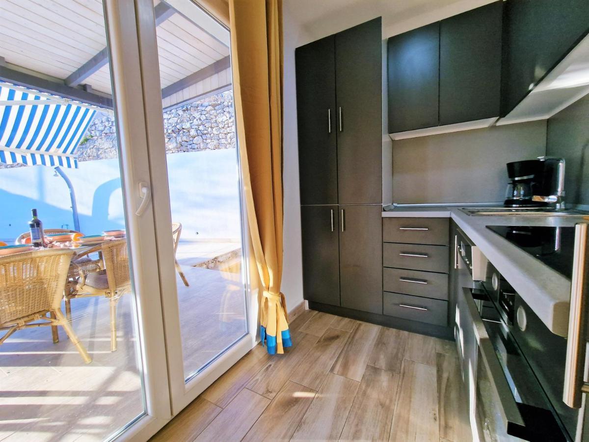 Holiday House Boost With Heated Pool Klis Extérieur photo