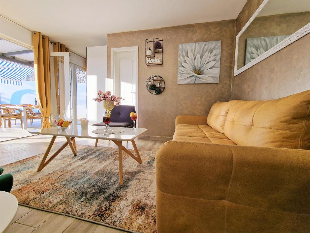 Holiday House Boost With Heated Pool Klis Extérieur photo