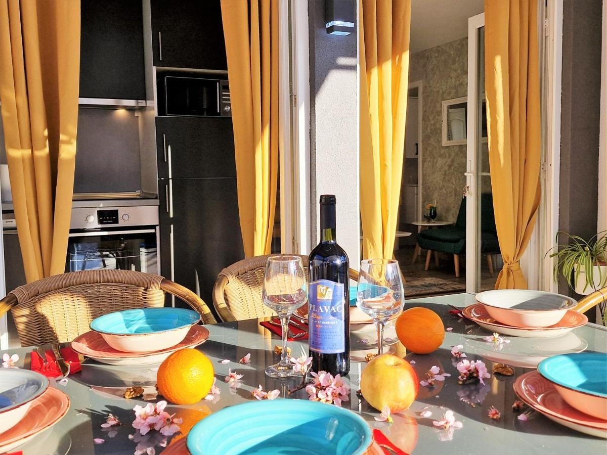 Holiday House Boost With Heated Pool Klis Extérieur photo